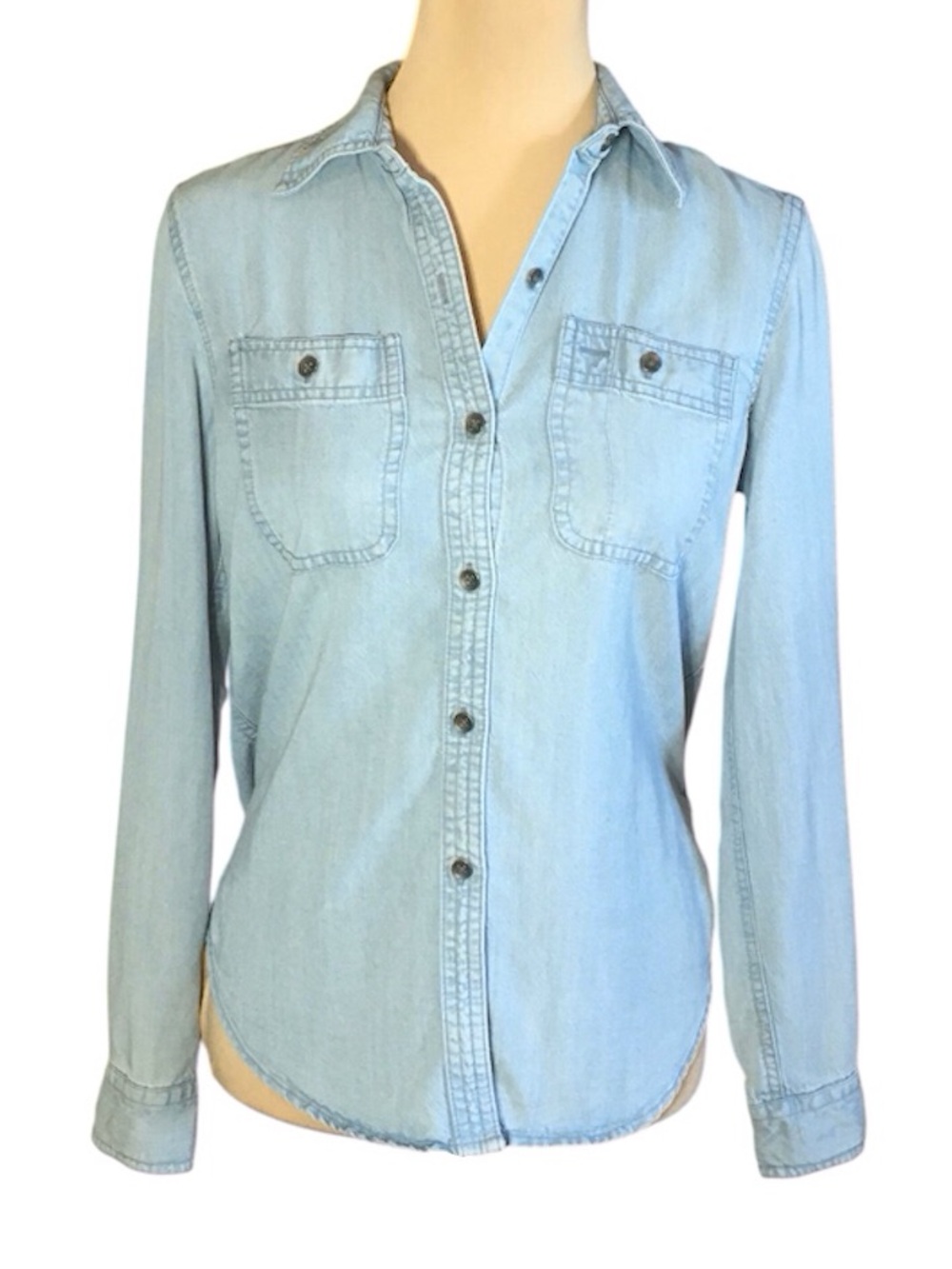 Chaps Light Wash Denim Chambray Button Down Shirt, Petite Small